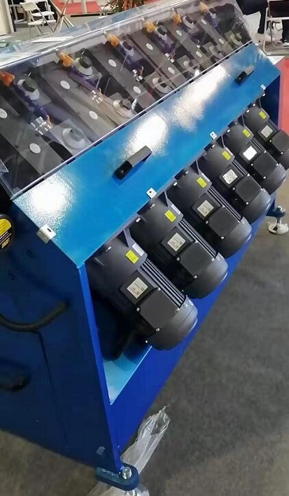 立式小金剛減速電機(jī)應(yīng)用在拉絲機(jī)上.jpg 立式小金剛減速電機(jī)應(yīng)用在拉絲機(jī)上.jpg