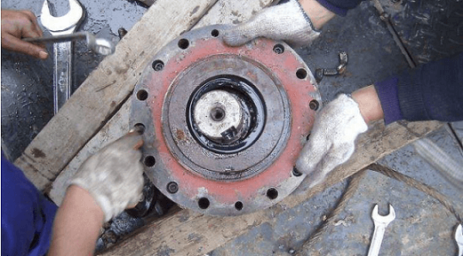 減速機(jī)的出軸端口漏油怎么辦？原因在這 (1).jpg