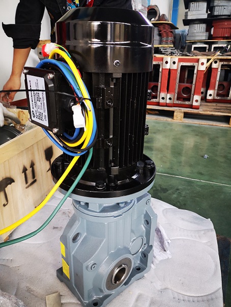 邁傳斜齒輪減速機(jī)可以配直流電機(jī)嘛？ (1).jpg
