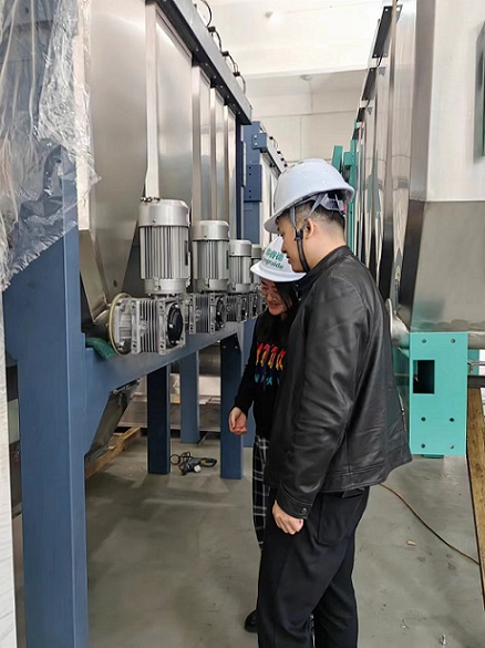 邁傳渦輪減速機在真空上料機上的配套使用 (3).jpg